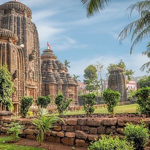 The places make to bhubaneswar? out and are what around best in Bhubaneswar Tour