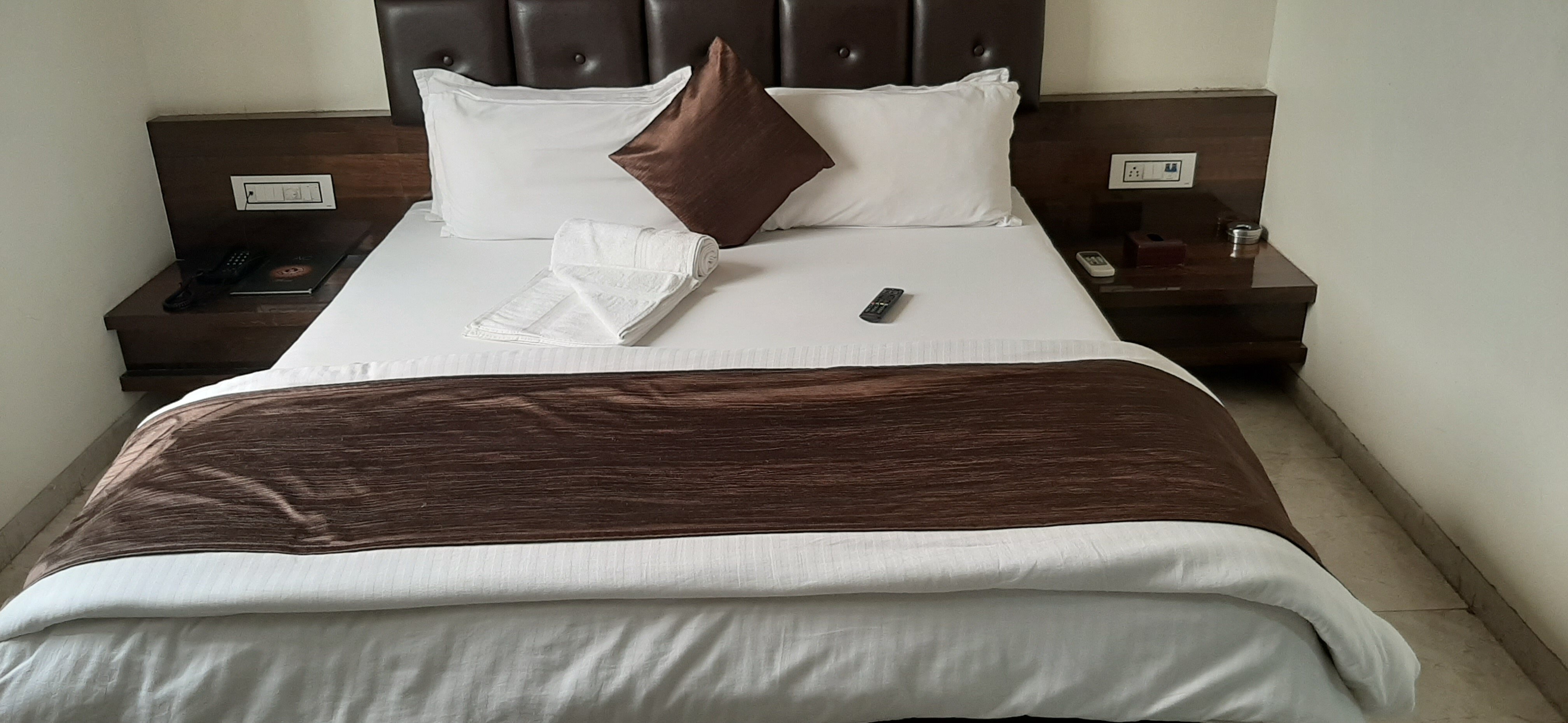 HOTEL SHAHI DARBAR (Navsari, India): Prezzi E Recensioni (2024)