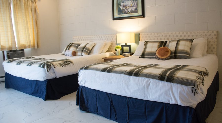 2 queen beds in renovated rooms