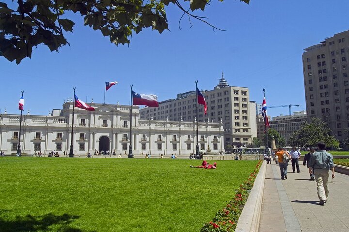 2024 Santiago Walking Tour Santiago Highlights   Caption 