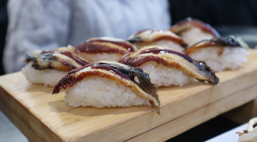 nigiri de anguila