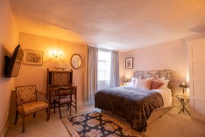 Room & Suite
