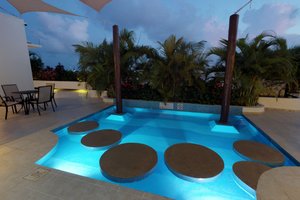 Piscina y playa