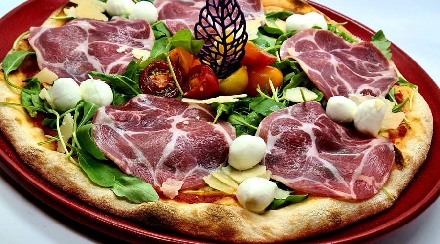 Pizza Romana 
.
.
 #parmigiano #pecorino 
#parma 
.
.#BESANCON #Doub #france #covid
#restezchezvous #covid19
#Uber #DELIVEROO
#restezchezvous
#restaurantbesancon
#restaurants
#restaurant
#restaurantbesançon 
#restaurantitalienbesançon
#pizzeriabesancon
#restaurantsbesancon
#besanconrestaurant 
#pizza 
#pizzabesancon
#livraison