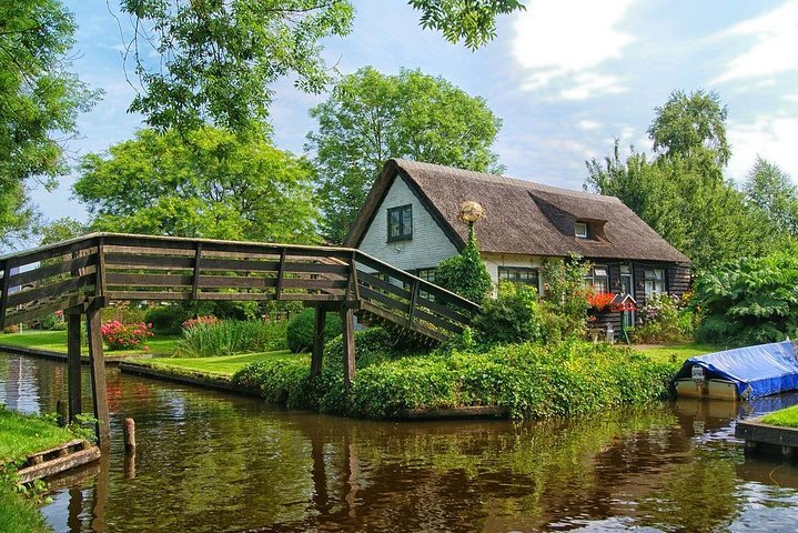 Giethoorn, Netherlands – Natasha Gracious