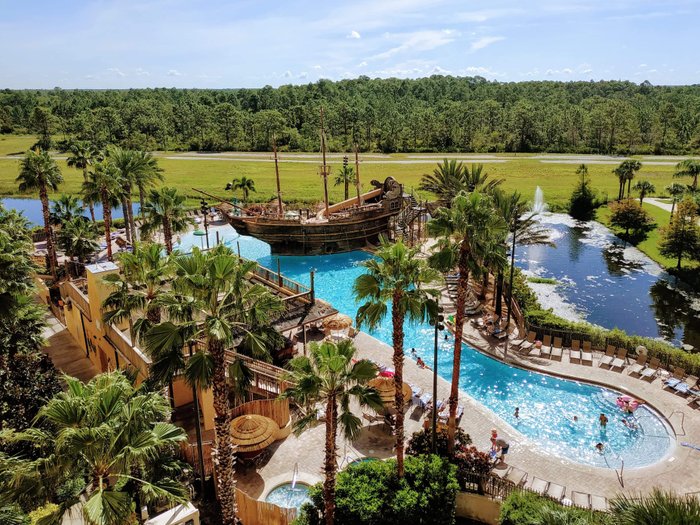 Orlando Shopping and Dining - Hotels Near Lake Buena Vista Outlets