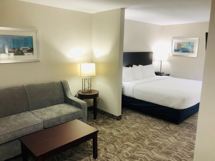 Best Western Plus Vermilion River Inn & Suites - hotel rooms