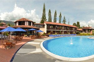 Piscina y playa