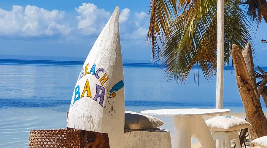beach bar ecolodge le Ravoraha