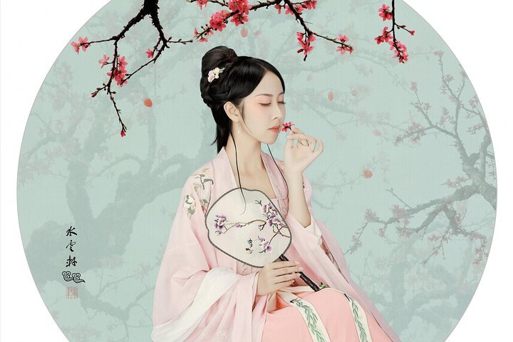 2024 Traditional Chinese Dress Set Provided By The Bund Photo Studio   Caption 