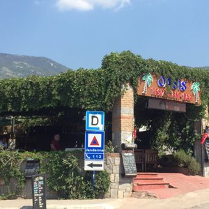 Oasis restaurant is manue 