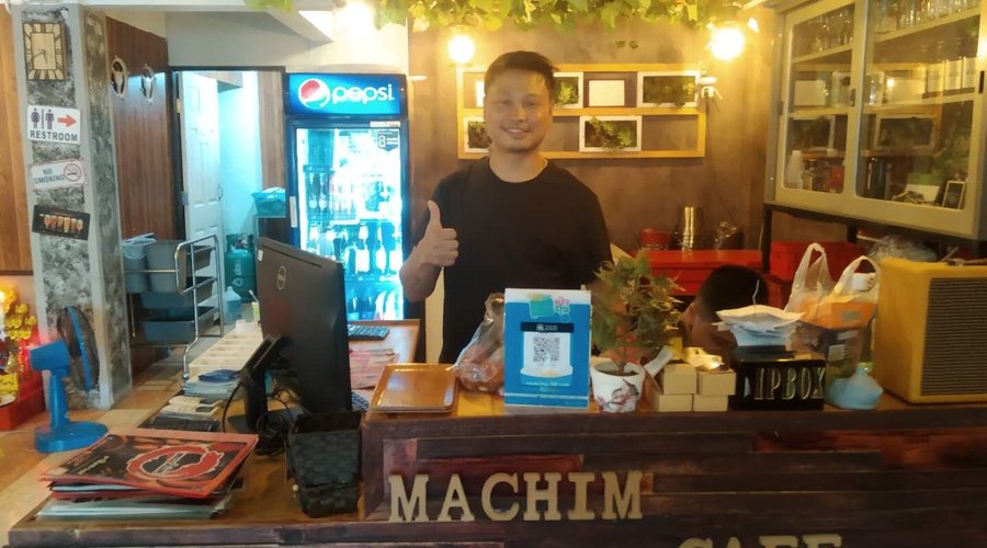 the owner actually waits tables too, very down-to-earth