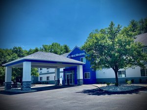 Best Western Brockport Inn & Suites in Brockport, image may contain: Hotel, Building, Shelter, Villa