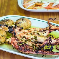 Polvo grelhado com batatas