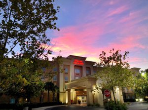 Hampton Inn & Suites Port Richey in Port Richey, image may contain: Hotel, Neighborhood, City, Street