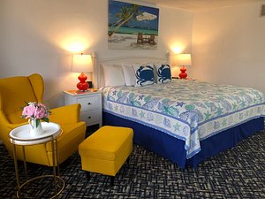Mariner Motel in Falmouth, image may contain: Furniture, Bed, Dorm Room, Bedroom