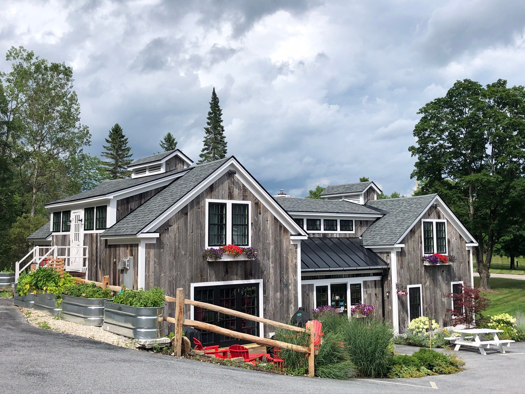 THE BARNSTEAD INN - Updated 2022 Prices & B&B Reviews (Manchester, VT)