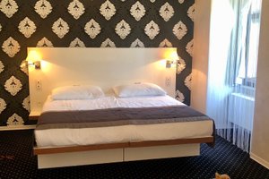 Room & Suite