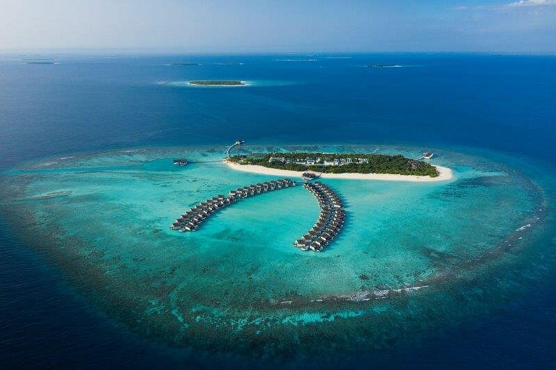 Movenpick Resort Kuredhivaru Maldives, hotel di Hurawalhi