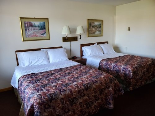 KNOLLWOOD INN - Updated 2023 Prices & Hotel Reviews (Newberry, MI)