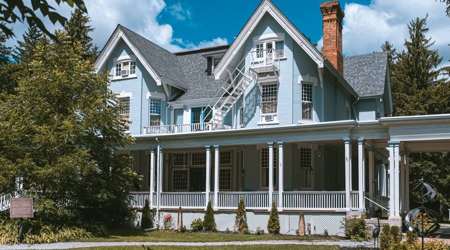 View of front of Inn