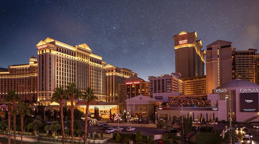 Select from an extensive list of room types, amenities, views and locations at the iconic Caesars Palace resort. As one of the largest Las Vegas hotels, there are five towers of rooms—including high-end suites and villas.