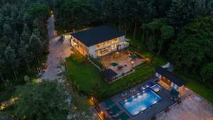 Vismita County in Aladagudde, image may contain: Outdoors, Pool, Swimming Pool, Building