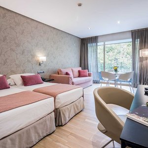 ApartoSuites Jardines de Sabatini, hotel in Madrid