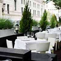 Al fresco dining at Sorellina