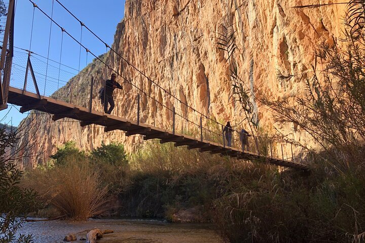 pellizco Centro comercial Nacarado Tripadvisor | Recorriendo los famosos puentes colgantes de Chulilla  ofrecido por Valencia Hiking Buddies | Valencia, España