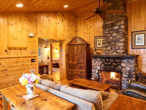 MIGIS LODGE ON SEBAGO LAKE - Updated 2024 Hotel Reviews (Maine/South Casco)