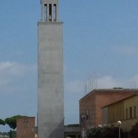 Torre Littoria di 8 piani e 46 metri architettura di regime, ha ascensore interno ed è panoramica.