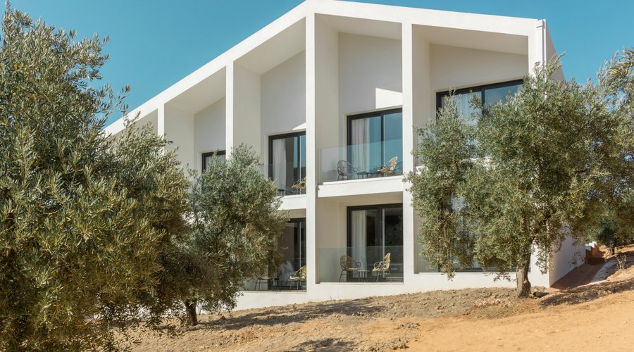 Edificio con habitaciones Gardens y deluxe
