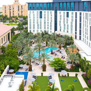 Hilton West Palm Beach in West Palm Beach, image may contain: Hotel, Resort, City, Pool