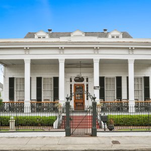 Wide Front Veranda