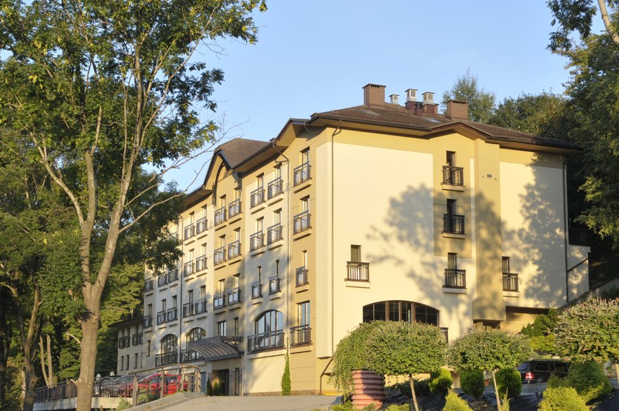 hotel elbrus spa & wellness ul słoneczna 8 43 370 szczyrk