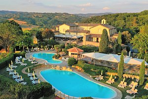 Abbazia Collemedio Resort & Spa in Collepepe, image may contain: Villa, Pool, Resort, Swimming Pool