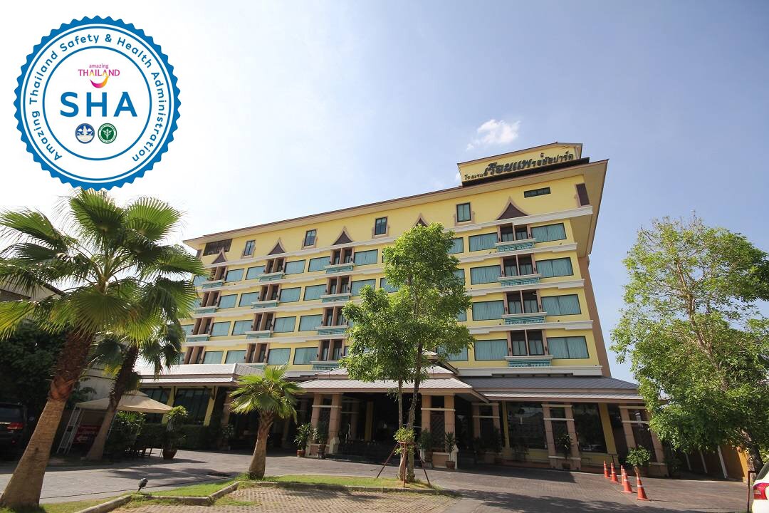 Hotel photo 8 of Rueanphae Royal Park.