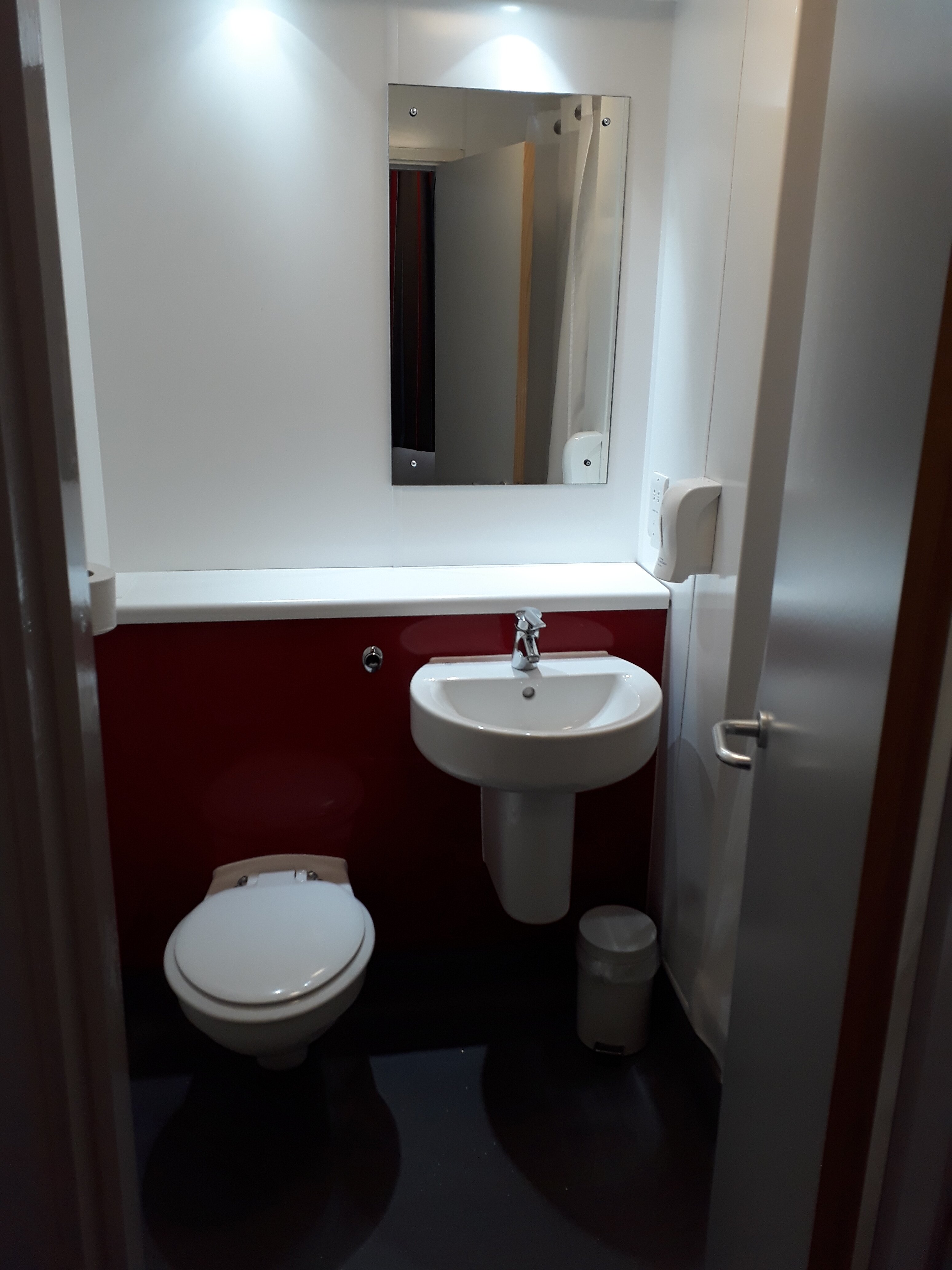 TRAVELODGE EDINBURGH CENTRAL QUEEN STREET - Updated 2022