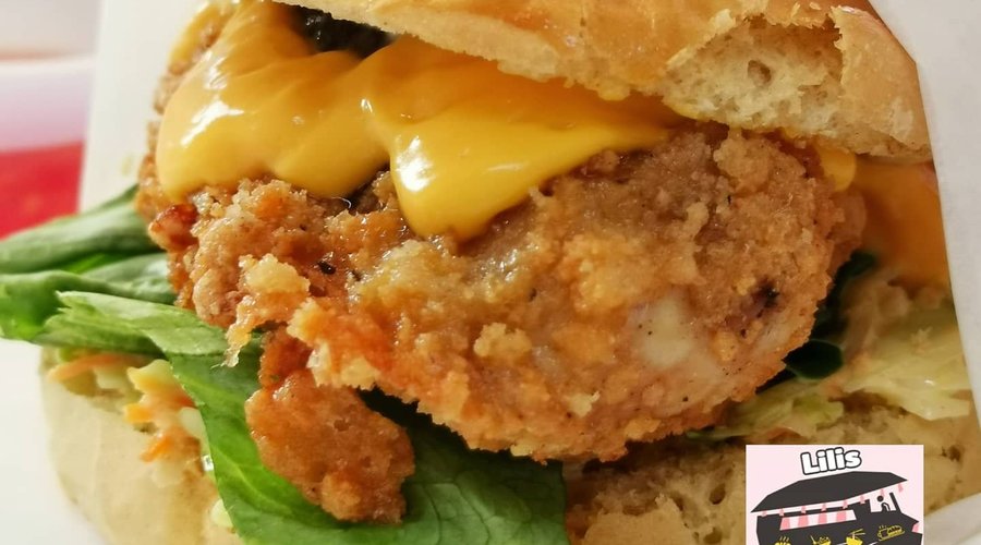 Crispy chicken burger