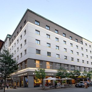 Best Western Premier Hotel Slon in Ljubljana, image may contain: City, Office Building, Street, Urban
