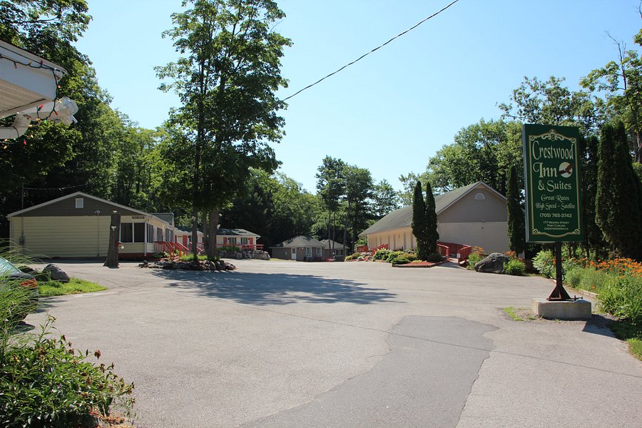 Crestwood Motel Ontario Canada