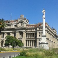 Monumento al General Juan Lavalle: Frente al Palacio de Tribunales, Barrio San Nicolàs- Ciudad de Bs.As.- Argentina 2020.