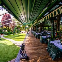 Restaurant garden
