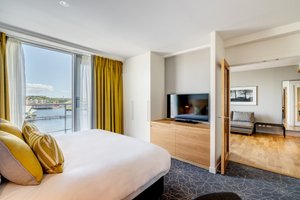 Room & Suite