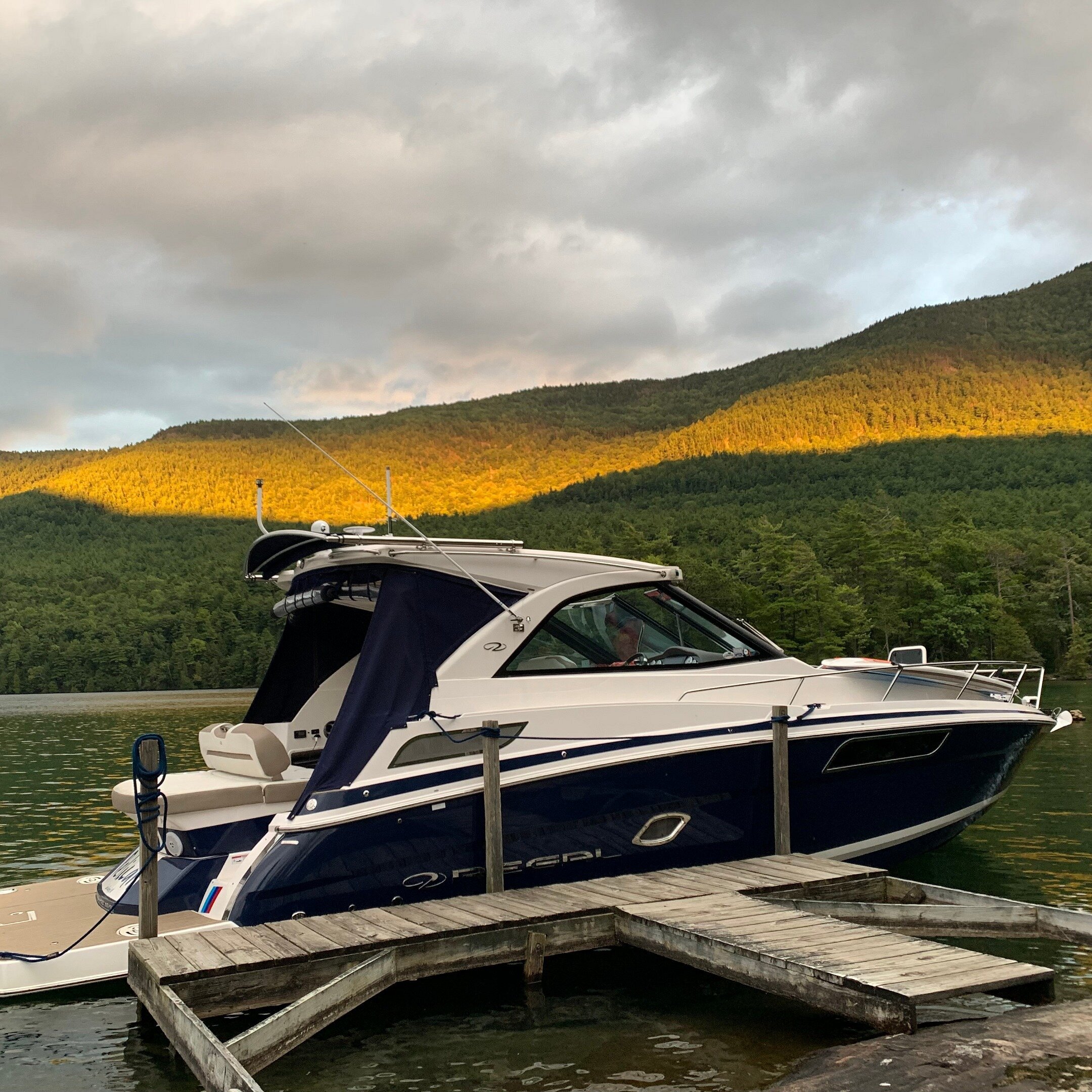 Boat Scenic Lake on a 37' Cruiser What to Know BEFORE You Go