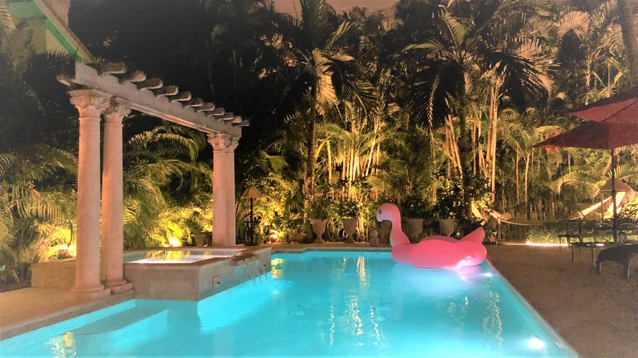 Casa Grandview Bed and Breakfast Heated Pool