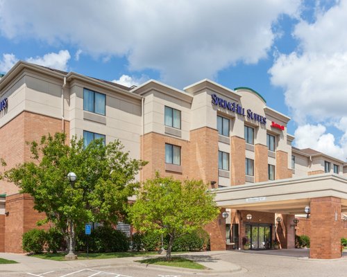 THE 10 CLOSEST Hotels to Holiday Inn Express Minneapolis (Golden Valley ...