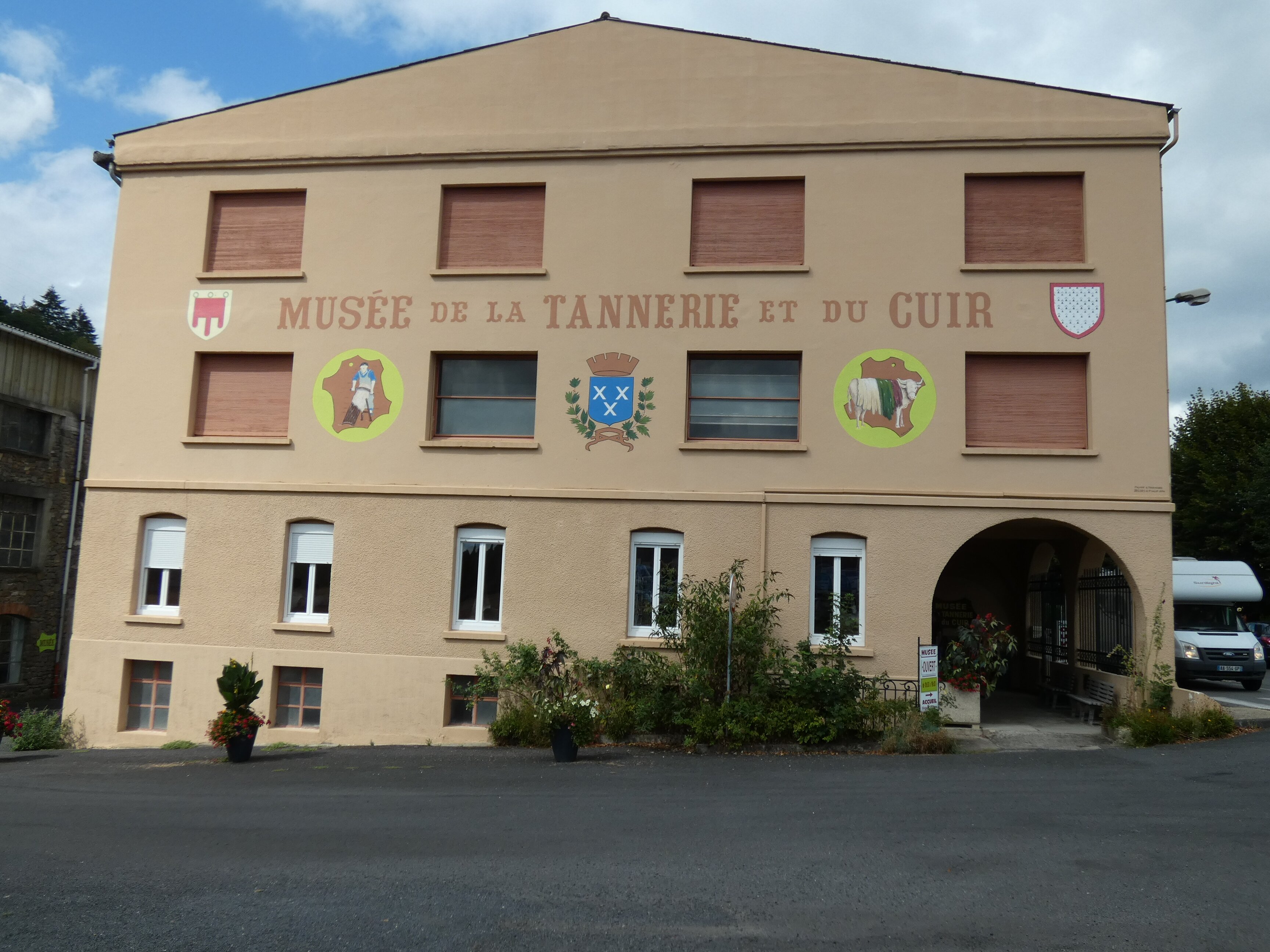 Musée De La Tannerie Et Du Cuir (Bort-les-Orgues) - Lo Que Se Debe ...