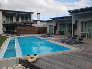 Pool & Beach